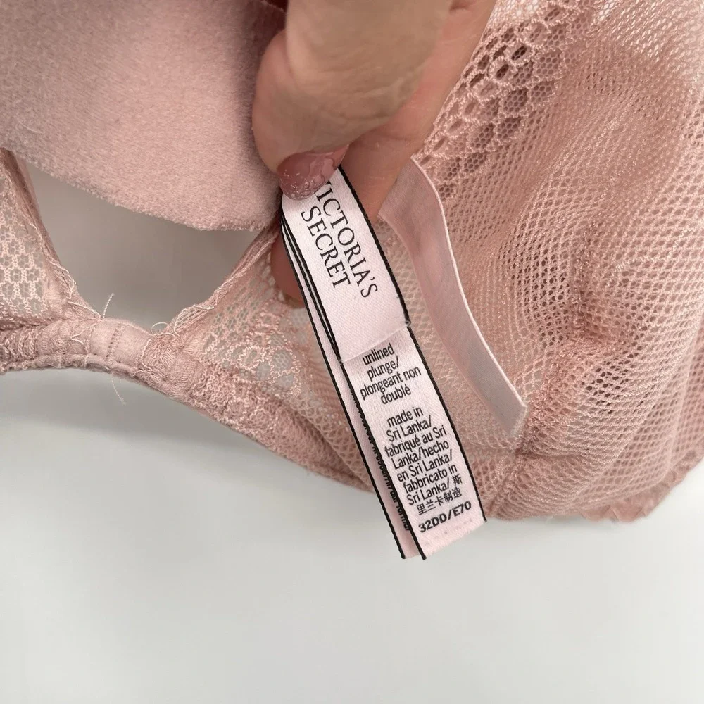 Victoria's Secret Incredible Underwire‎ Unlined Plunge Dark Rose Pink Size 32DD